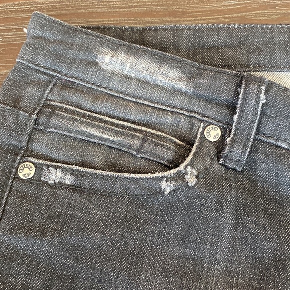 Buffalo jeans by David Bitton size 27 Capri pants in black denim. - Picture 6 of 11